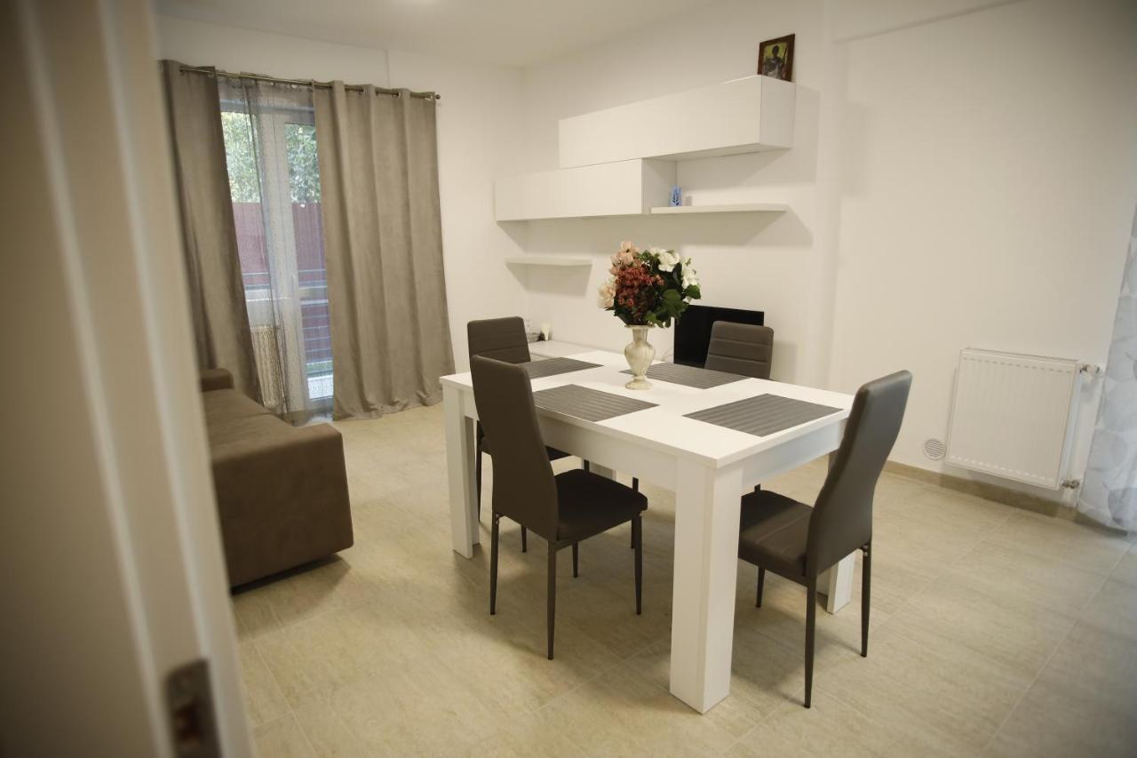 Lar Apartment Focşani 외부 사진