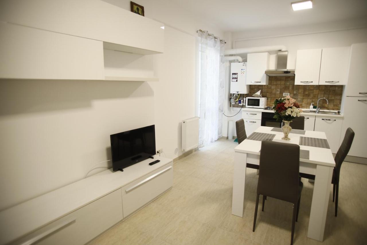 Lar Apartment Focşani 외부 사진